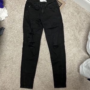 Black kancan jeans
